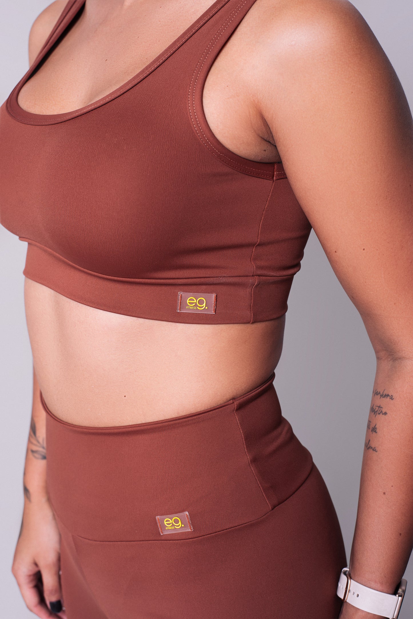 Conjunto  Fitness Feminino Ambar com Alta Compressão e Proteção Solar FPU 50+