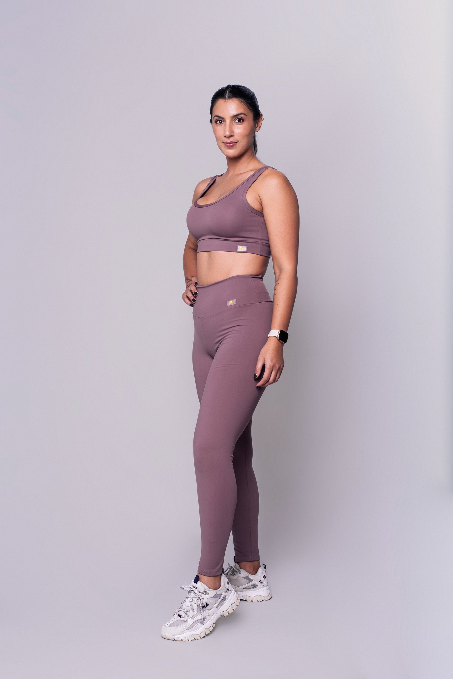 Conjunto  Fitness Feminino Cacau com Alta Compressão e Proteção Solar FPU 50+