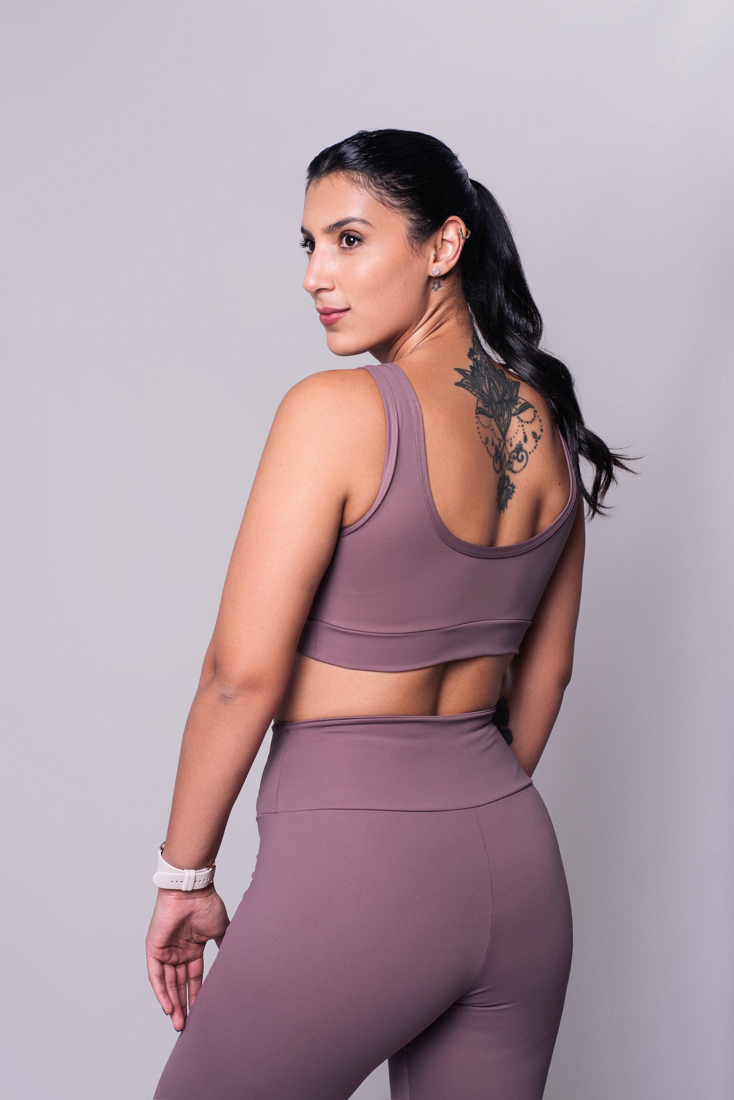 Conjunto  Fitness Feminino Cacau com Alta Compressão e Proteção Solar FPU 50+